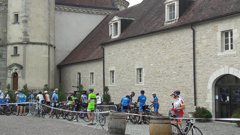 Participation de VCRE cyclosportive courir pour la paix