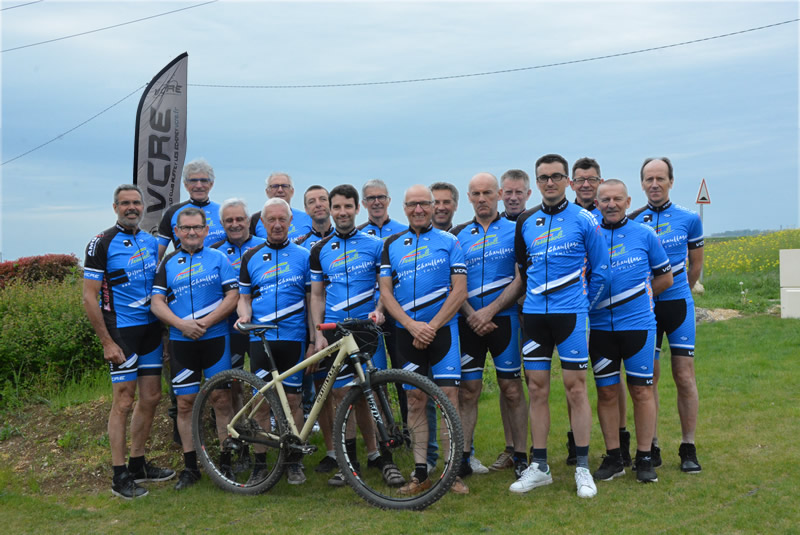 cyclos, vtt , route club VCRE , maillots club
